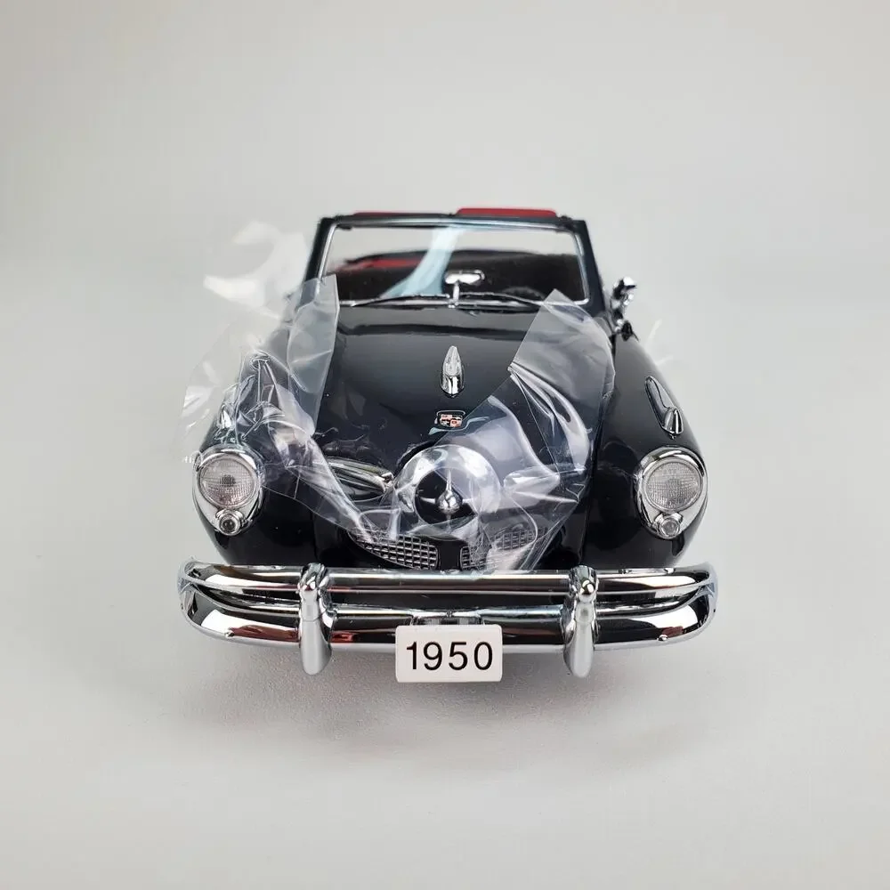 Danbury Mint 1950 Studebaker Champion Convertible 1:24 W/Title &‎ Display Case
